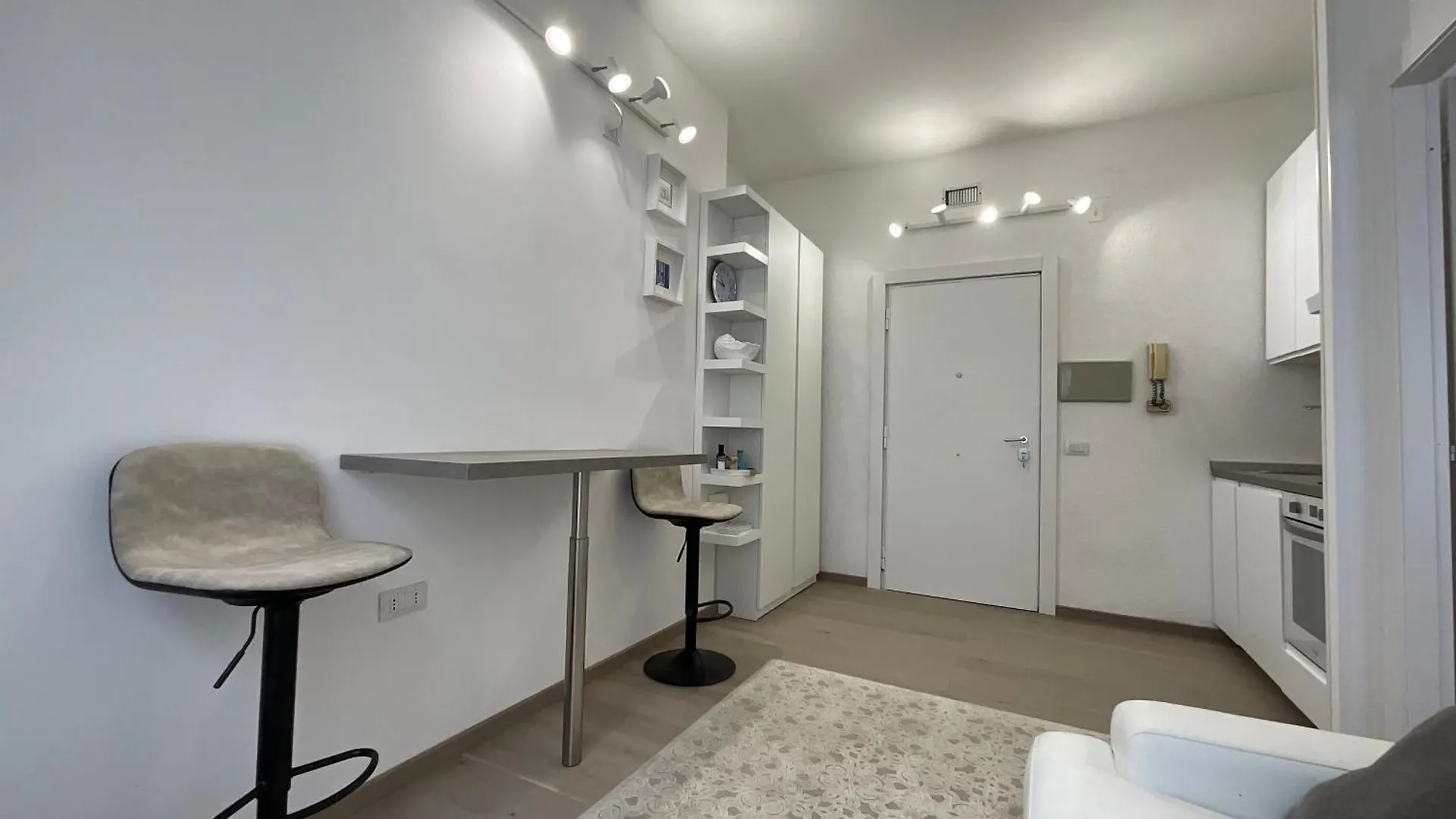 Апартаменты Bilocale San Giovanni Design Apartament Рим