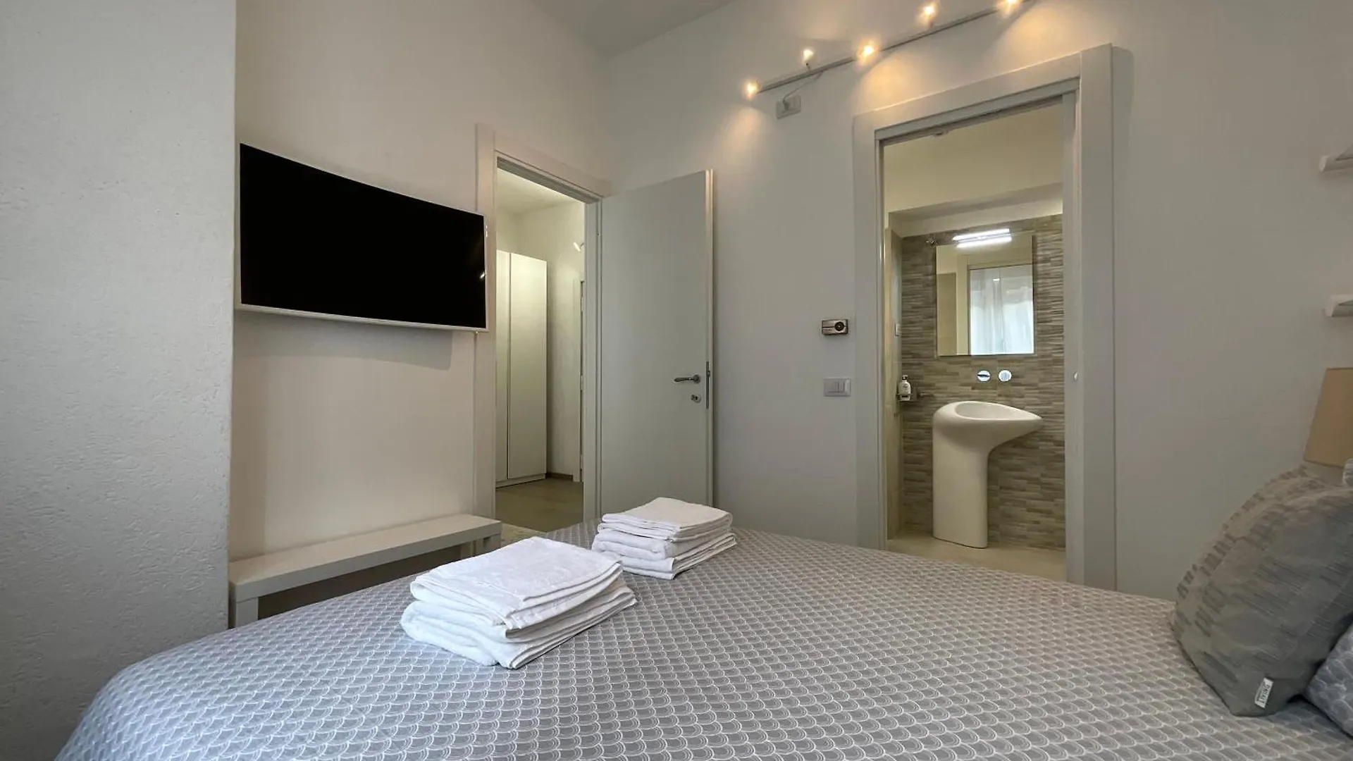 Апартаменты Bilocale San Giovanni Design Apartament Рим